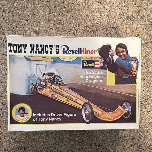 Revell tony nancy rear - tony, nancy's