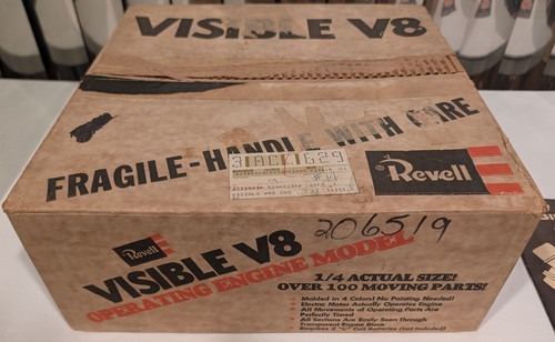 Revell visible engine 4 - revell, v8