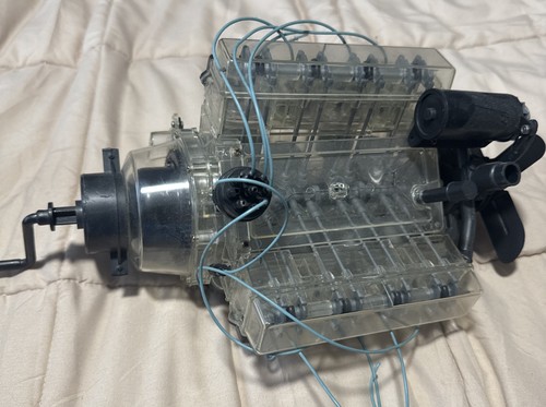 Revell visible engine 1 4 - v-8,