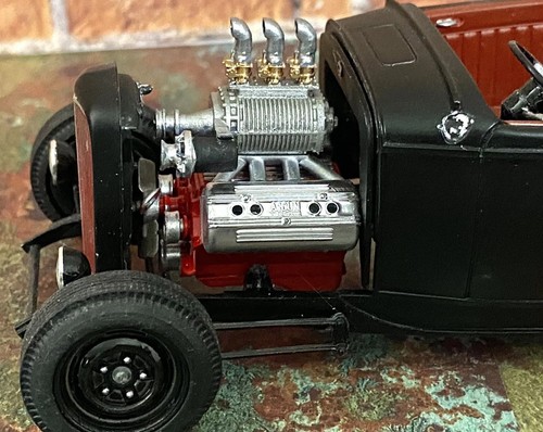 Scale supercharged ford - scale:,